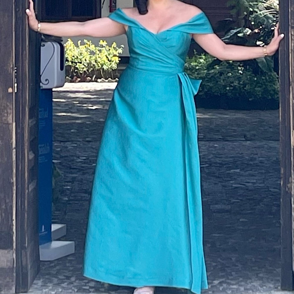 Beautiful turquoise long dress for a black tie party